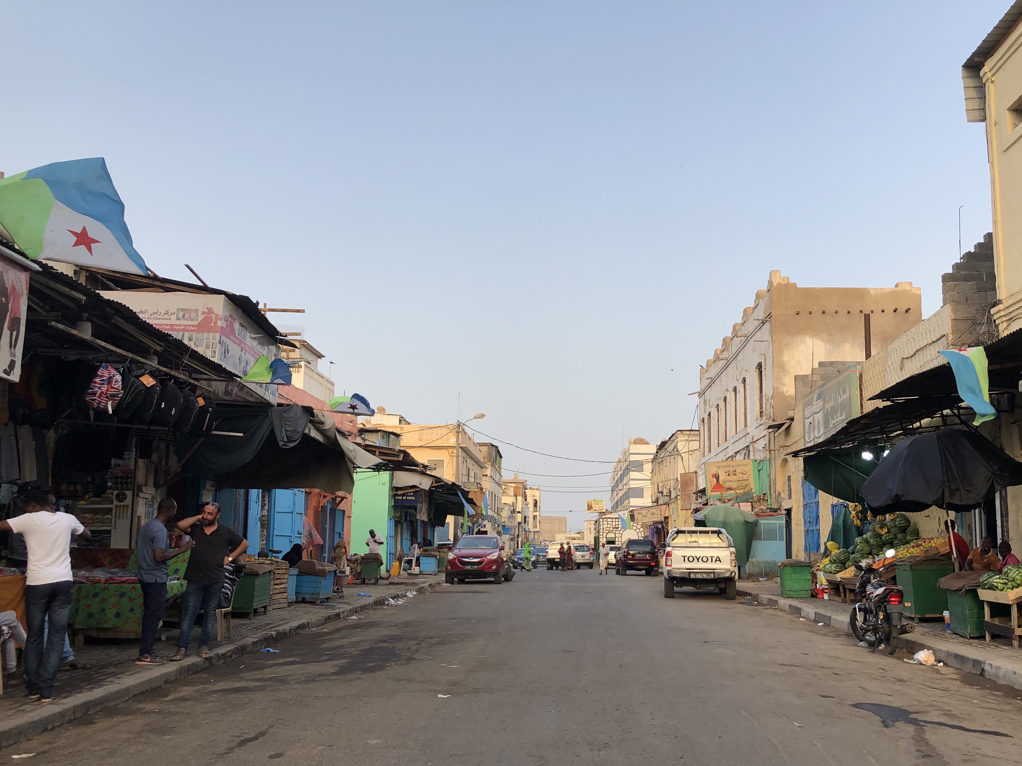 Day78 ジブチを旅する ジブチの首都 ジブチ 世界一暑い国のオシャレな街づくりと無料で味わえる贅沢な夜景 コジマ先生アフリカへ行く