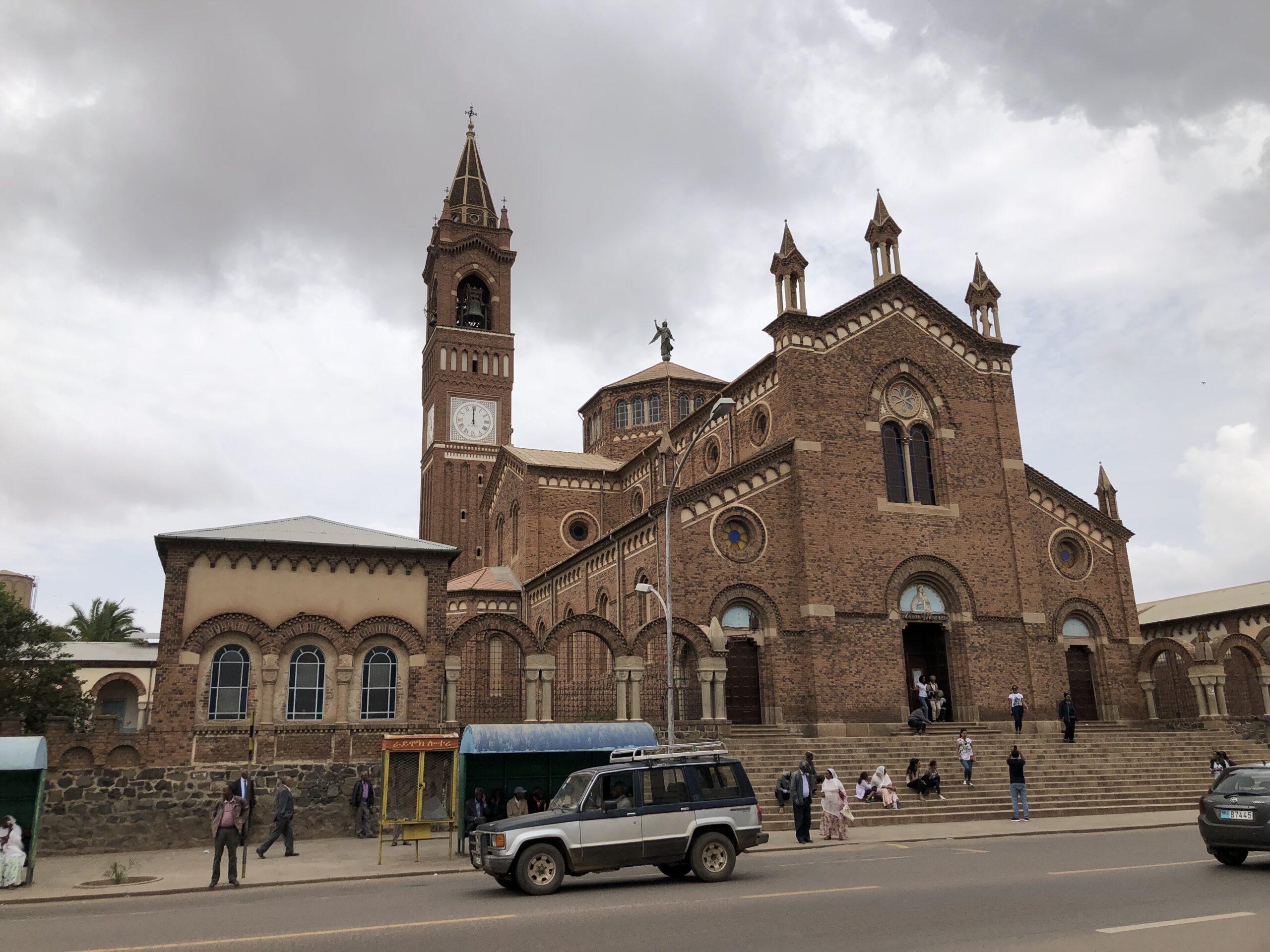 エリトリアを旅する 首都 アスマラ Part2 不思議な独裁国家の美しい世界遺産の街並み 魅力的な文化 コジマ先生アフリカへ行く